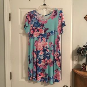 Floral swing/t-shirt dress! 🌺